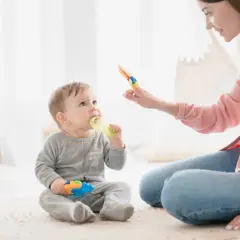 Kamienie milowe w rozwoju dziecka: co musisz wiedzieć o postępach