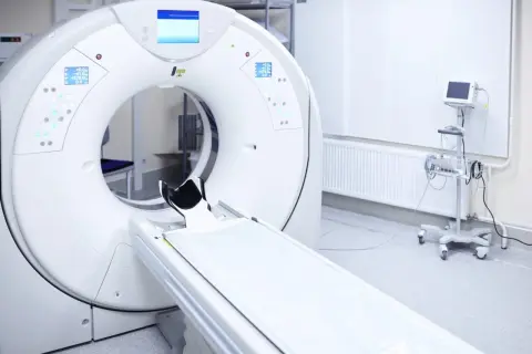 Czy lekarz rodzinny może wystawić skierowanie na tomograf jamy brzusznej? Sprawdź zasady i wyjątki