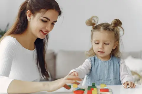 Czym jest wczesne wspomaganie rozwoju dziecka i jak może pomóc?