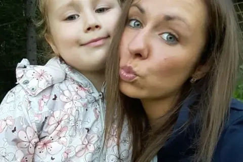 Ile jest samotnych matek w Polsce? Zaskakujące statystyki i fakty