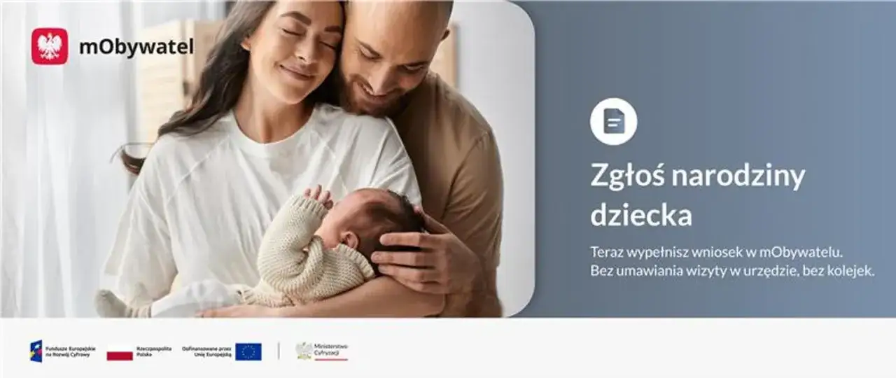 Szczęśliwi rodzice z noworodkiem. Zgłoś narodziny dziecka online w mObywatelu, bez wizyty w urzędzie.