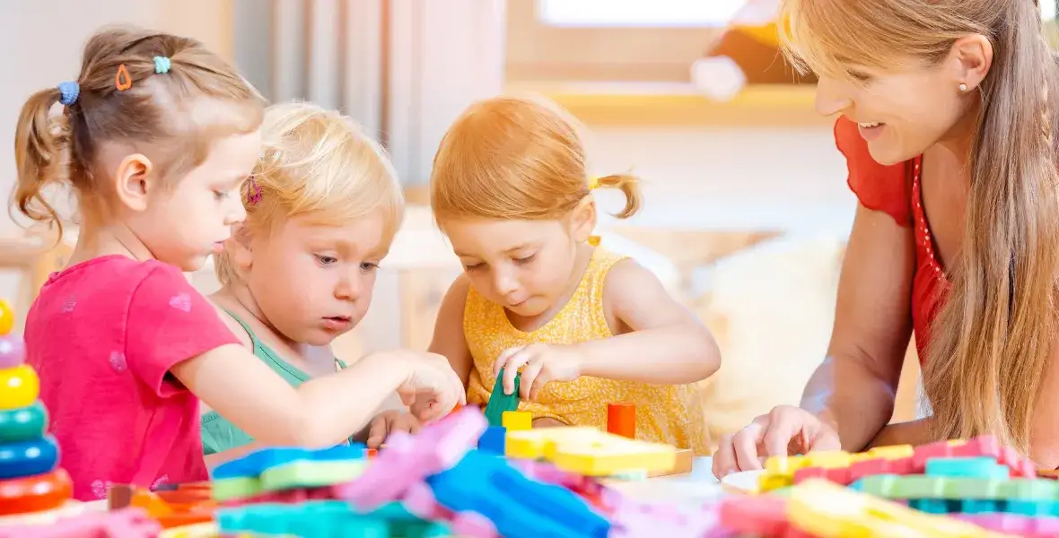 Zdjęcie Zabawy integracyjne z rodzicami w przedszkolu, które budują więzi emocjonalne